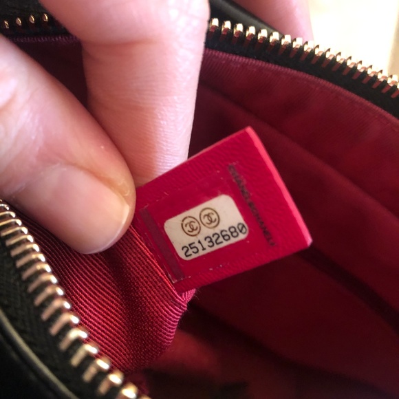 Authentic CHANEL Small Gabrielle Hobo Black Bag - Picture 2 of 8